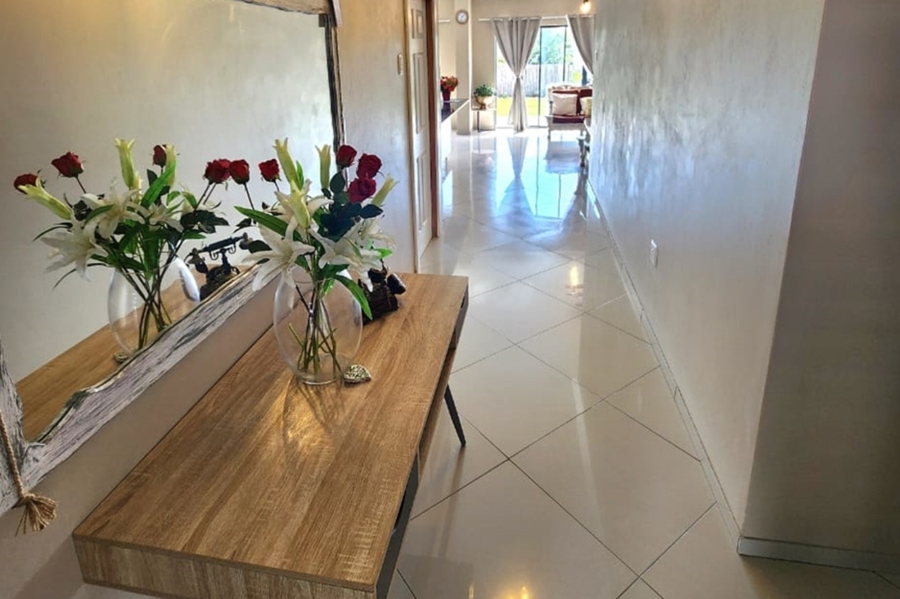 3 Bedroom Property for Sale in Wavecrest Eastern Cape